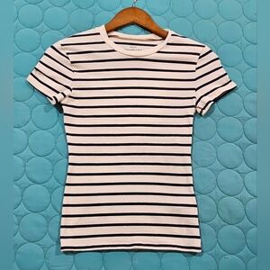 Abercrombie & Fitch  Black and White Striped Short Sleeve Top Size XS NWOT